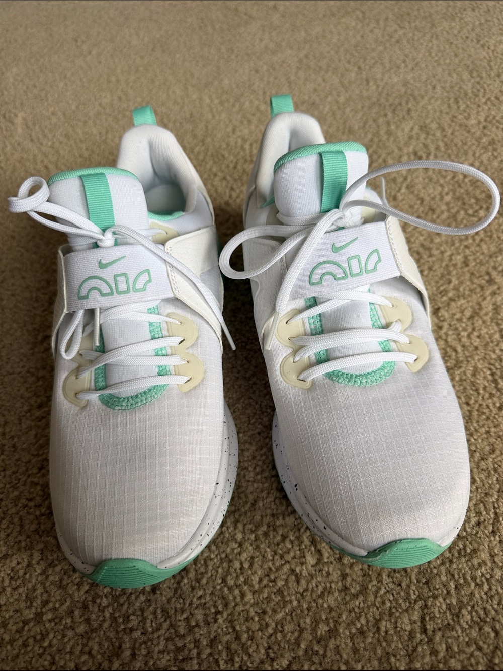 Nike Air Max Bella TR5 White & Mint Green Athletic Sneakers